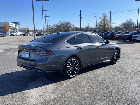 Used 2025 Honda Accord Touring image 3