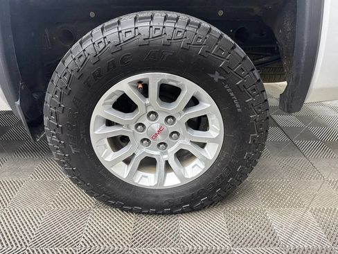 Used 2019 GMC Sierra 1500 SLE w/ SLE Value Package AWD/4WD image 4