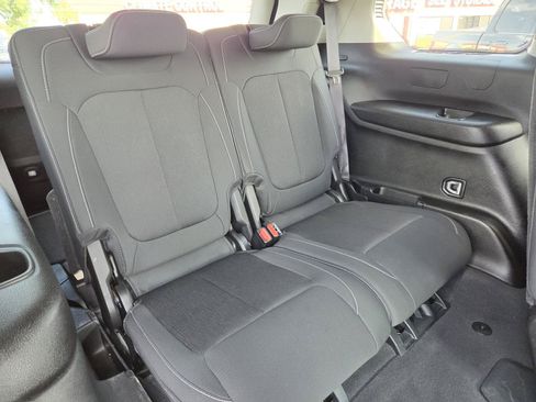 Used 2023 Jeep Grand Cherokee L Laredo RWD image 12