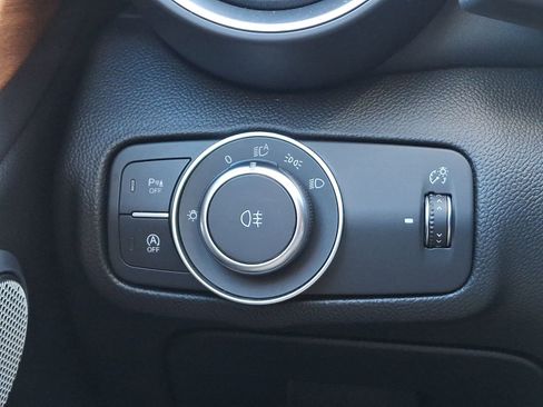 Used 2017 Alfa Romeo Giulia Ti w/ TI Lusso Light Wood Package image 24