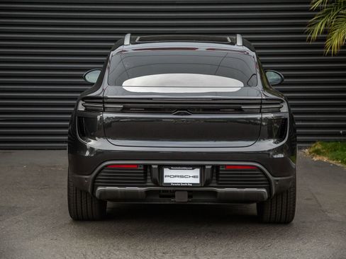 Certified 2025 Porsche Macan Turbo Electric AWD/4WD image 9