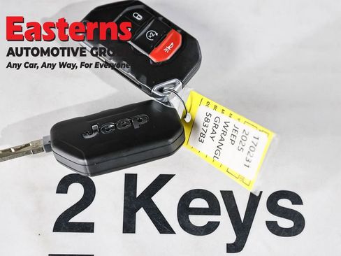 Used 2025 Jeep Wrangler Unlimited Sahara AWD/4WD image 25