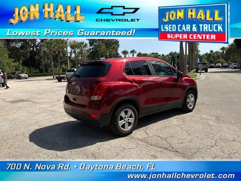 Used 2021 Chevrolet Trax LS w/ Tint and Cruise Package FWD image 9