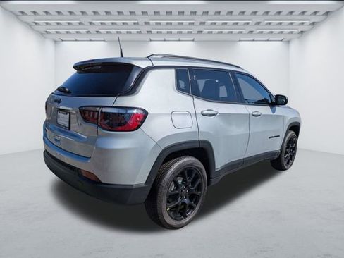 New 2026 Jeep Compass Latitude AWD/4WD image 4