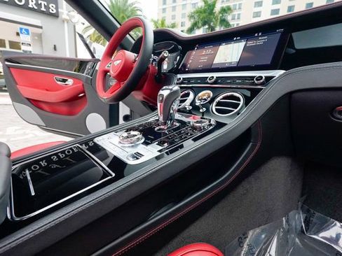 Used 2024 Bentley Continental GT V8 image 89