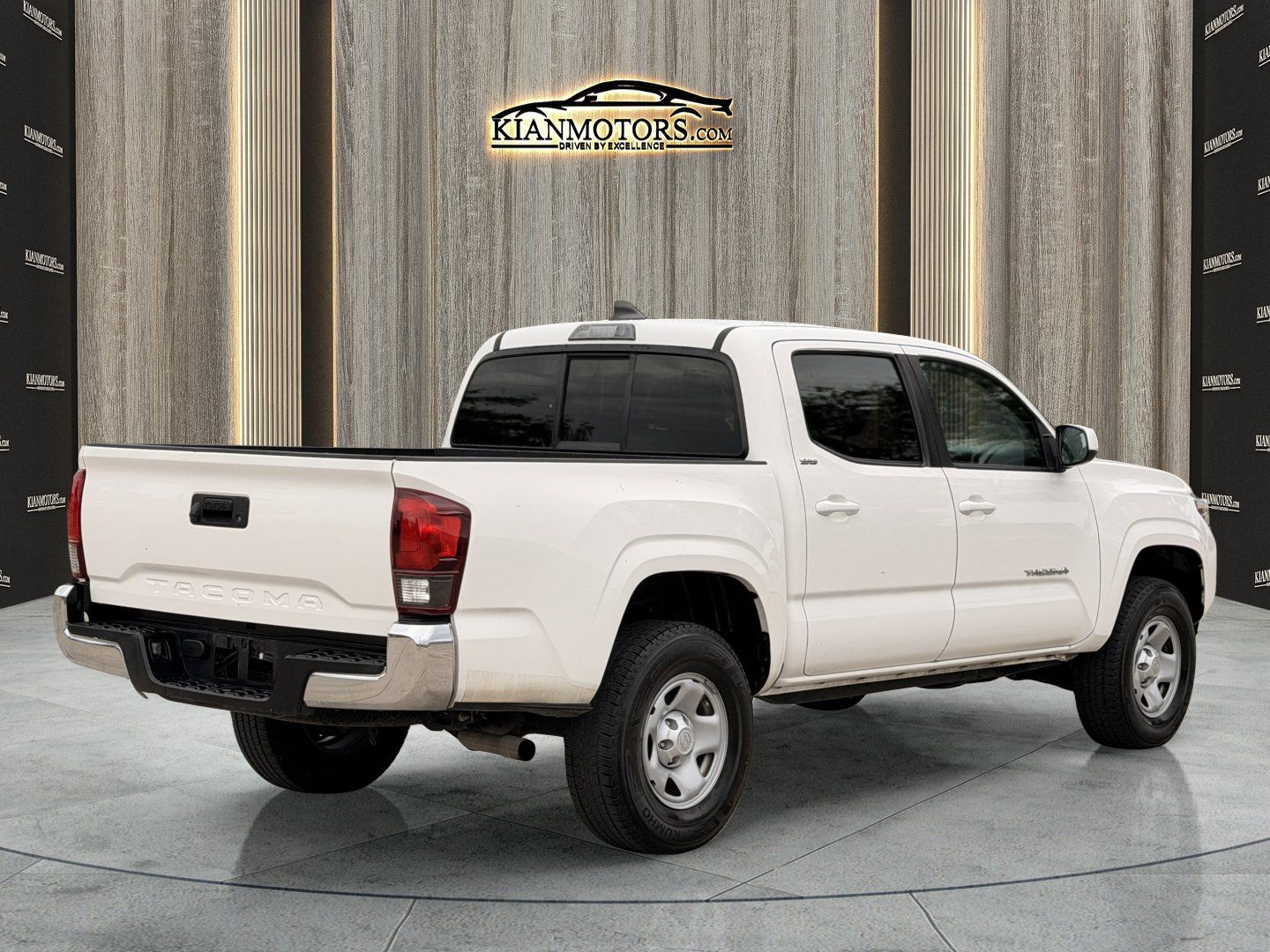 Used 2022 Toyota Tacoma SR5 RWD image 7