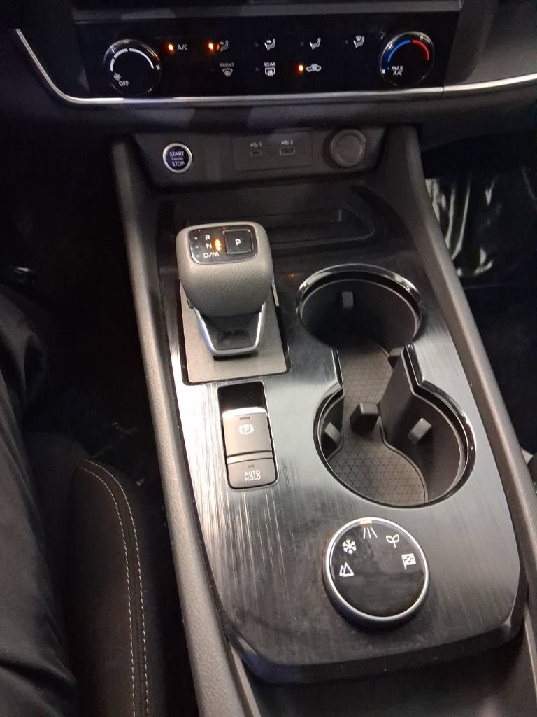 Used 2023 Nissan Rogue S AWD/4WD image 19