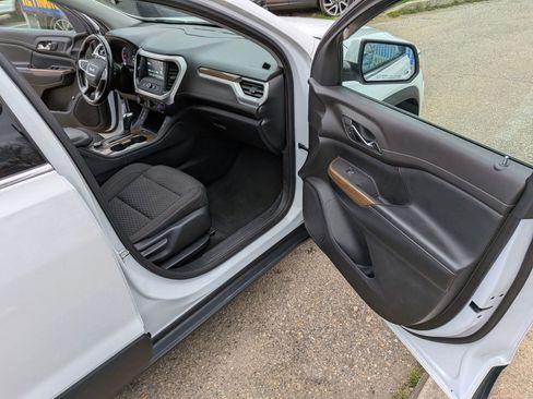 Used 2019 GMC Acadia SLE image 38