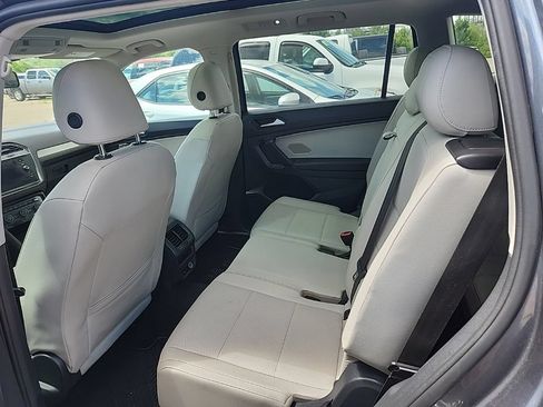 Used 2019 Volkswagen Tiguan SE FWD image 19