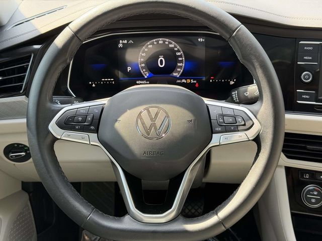 Used 2024 Volkswagen Jetta SE w/ Panoramic Sunroof Package FWD image 19