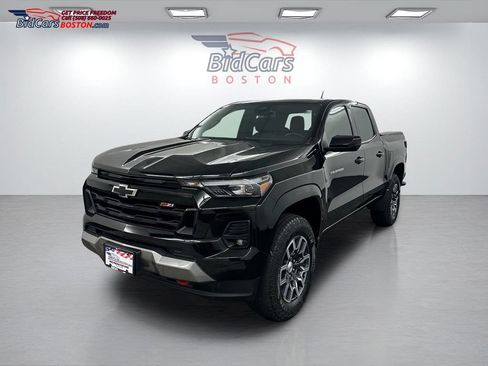 Used 2023 Chevrolet Colorado Z71 w/ Z71 Convenience Package 2 AWD/4WD image 1