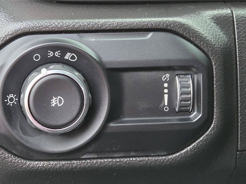 Used 2023 Jeep Wrangler Unlimited Sport AWD/4WD image 15