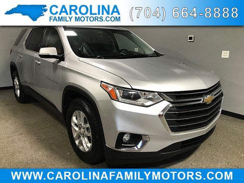 Used 2018 Chevrolet Traverse LT w/ LPO, Floor Liner Package AWD/4WD image 1