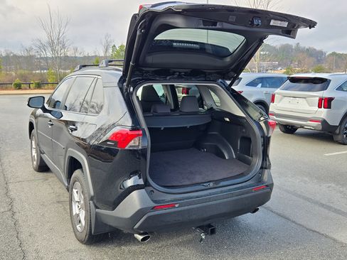Used 2022 Toyota RAV4 XLE image 18