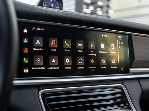 Used 2023 Porsche Panamera 4 Platinum Edition image 25