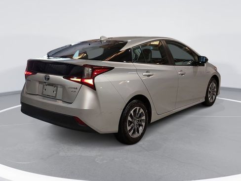 Used 2020 Toyota Prius XLE w/ Advanced Technology Package FWD image 5