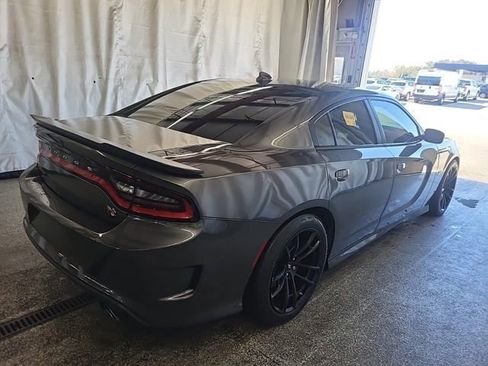 Used 2022 Dodge Charger Scat Pack w/ Dynamics Package image 4