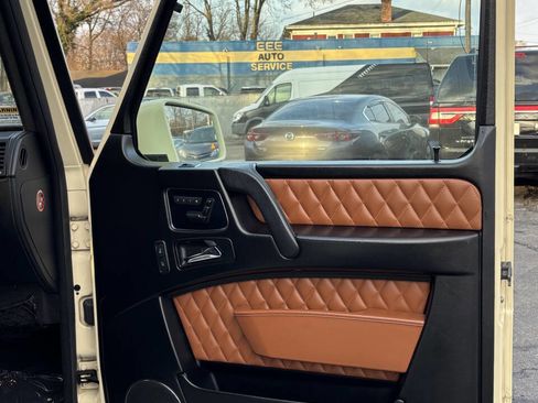 Used 2015 Mercedes-Benz G 63 AMG 4MATIC image 19