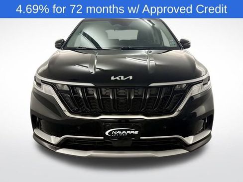 Used 2024 Kia Carnival EX image 3
