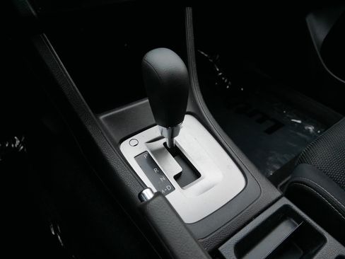 Used 2013 Subaru Crosstrek 2.0i Premium image 24