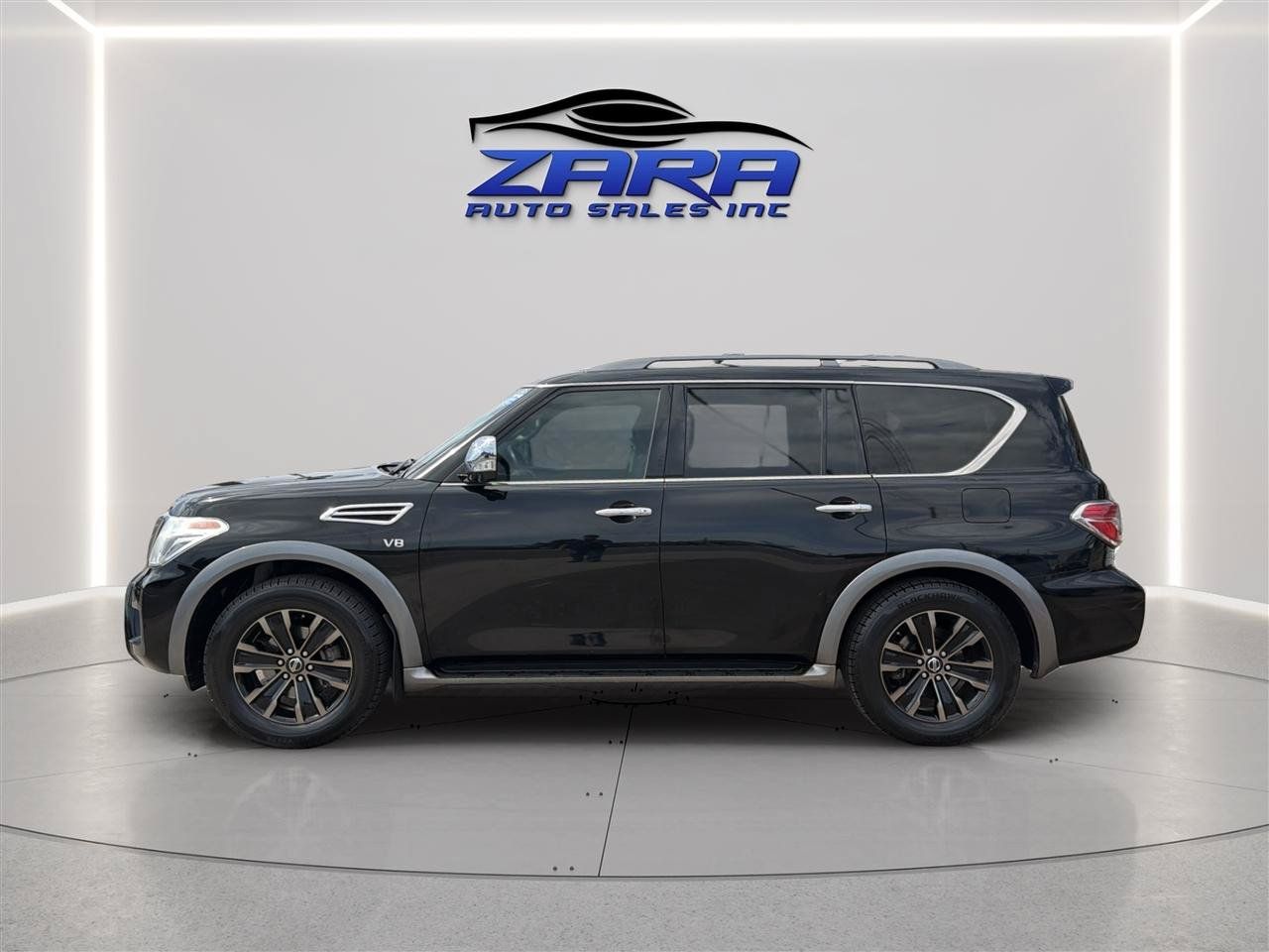 Used 2017 Nissan Armada Platinum w/ Interior Lighting Package AWD/4WD image 4