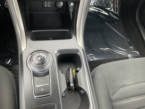 Used 2019 Ford Fusion SE image 18