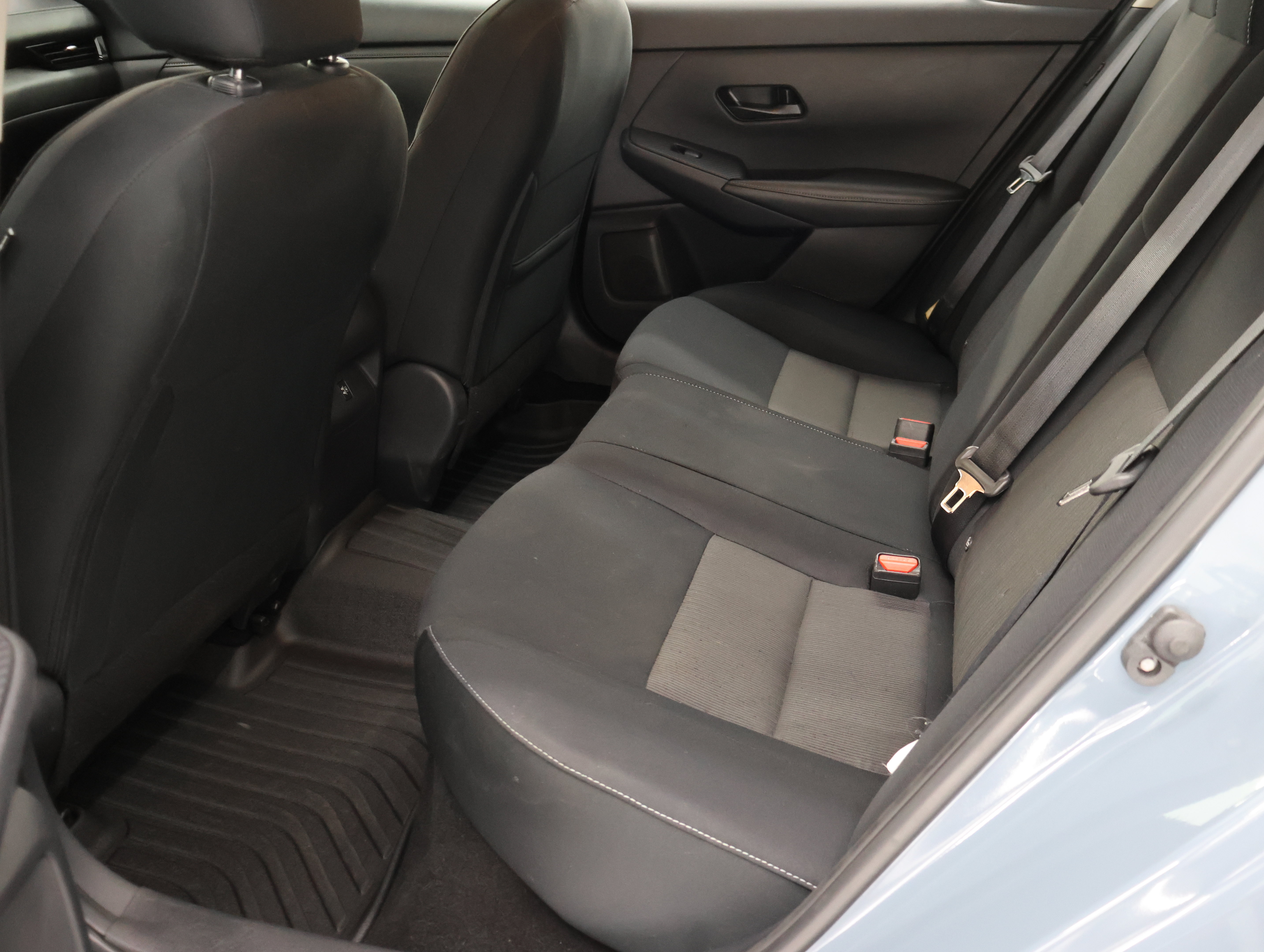 Used 2024 Nissan Sentra SV FWD image 30