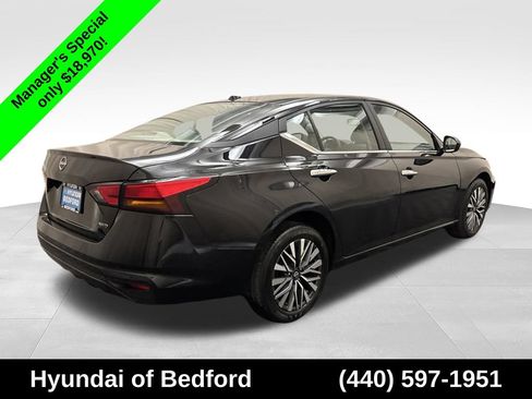 Used 2025 Nissan Altima 2.5 SV AWD/4WD image 5