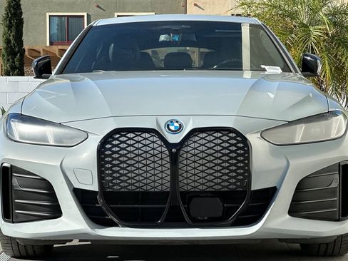 Used 2025 BMW i4 eDrive40 w/ M Sport Package image 8