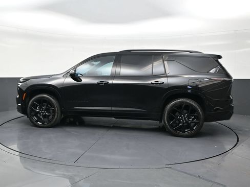 Used 2024 Chevrolet Traverse RS FWD image 2