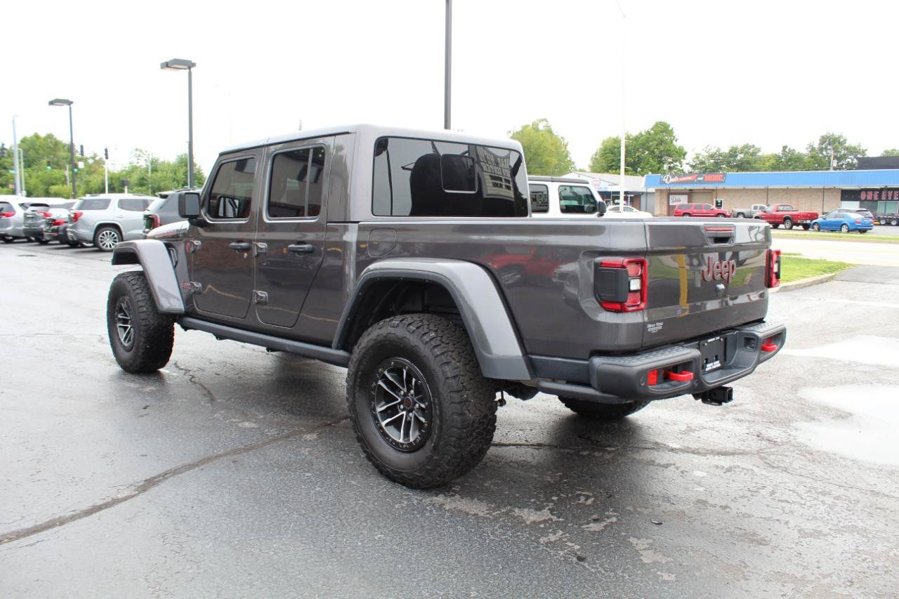 Used 2025 Jeep Gladiator Rubicon AWD/4WD image 7