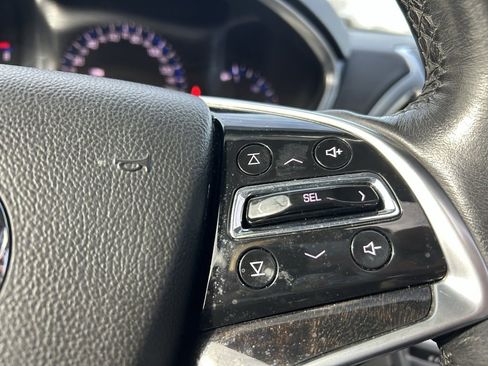 Used 2014 Cadillac SRX Luxury w/ Driver Awareness Package image 18