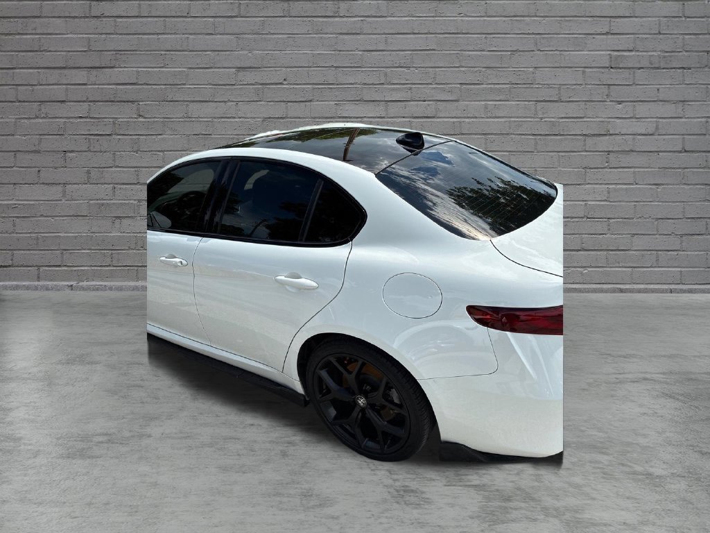 Used 2021 Alfa Romeo Giulia Ti w/ Nero Edizione RWD image 3
