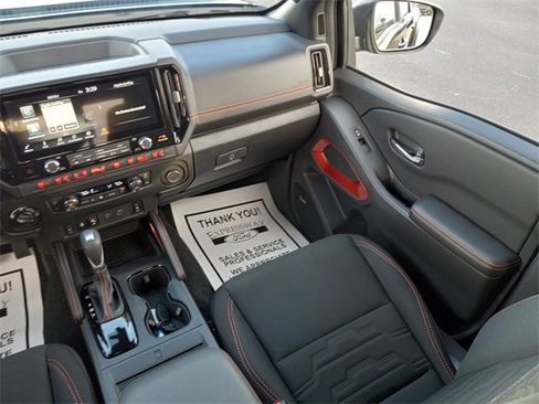 Used 2025 Nissan Frontier PRO-4X w/ Pro Convenience Package image 15