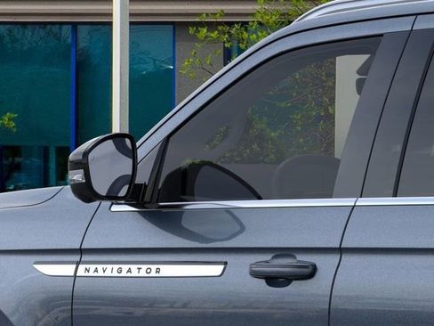 New 2026 Lincoln Navigator L Reserve AWD/4WD image 21