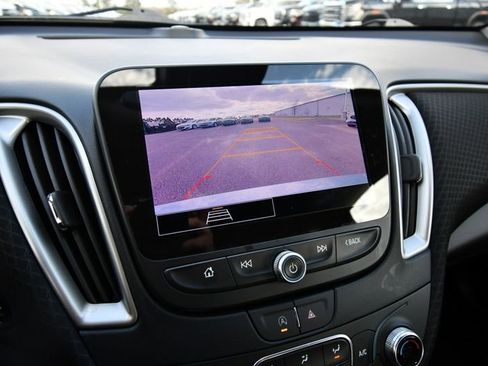 Used 2025 Chevrolet Malibu LT FWD image 25