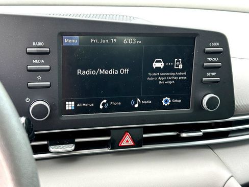 Used 2026 Hyundai Elantra SE FWD image 16