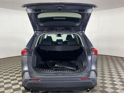 Used 2021 Toyota RAV4 LE AWD/4WD image 19
