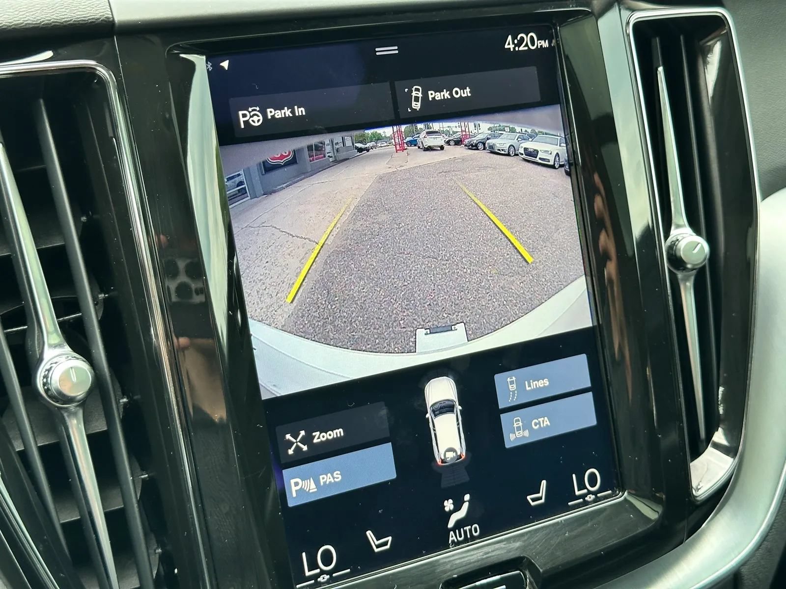 Used 2018 Volvo XC60 T5 Momentum w/ Vision Package AWD/4WD image 26