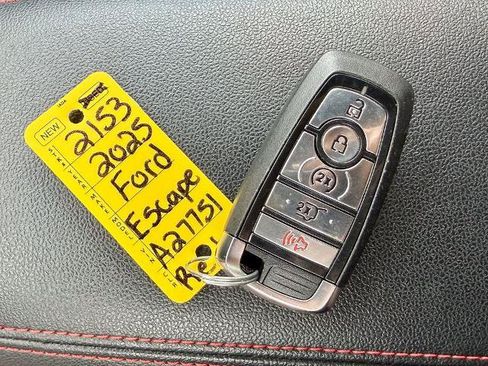 Certified 2025 Ford Escape ST-Line Elite w/ Premium Technology Package AWD/4WD image 40