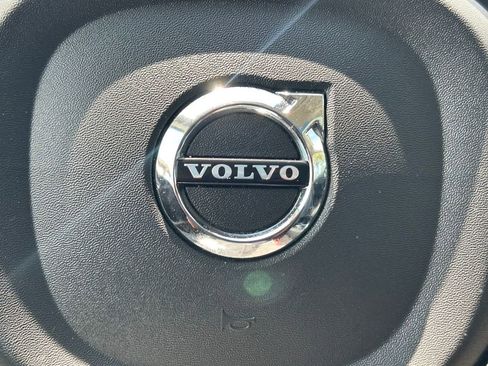 Used 2024 Volvo XC60 B5 Plus image 34