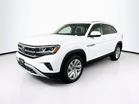 Used 2022 Volkswagen Atlas Cross Sport SE w/ Panoramic Sunroof Package FWD image 3