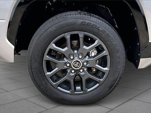 Used 2023 Toyota Tundra Platinum image 10