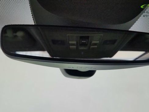 Used 2025 Volkswagen Taos SE AWD/4WD image 53