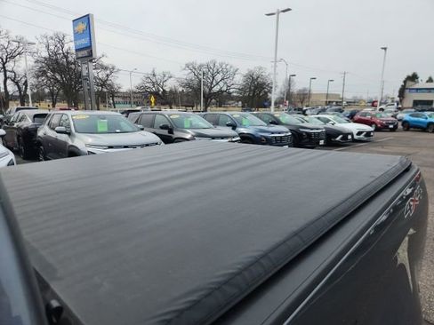 Certified 2022 Chevrolet Colorado W/T w/ Custom Special Edition image 7