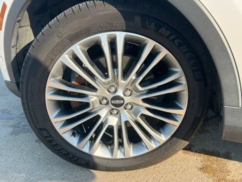 Used 2017 Lincoln MKX Reserve FWD image 18