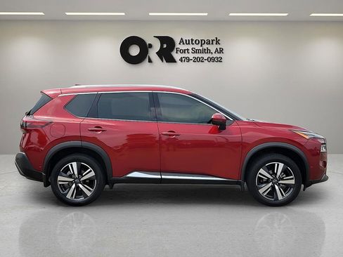 Used 2023 Nissan Rogue SL w/ SL Premium Package FWD image 6