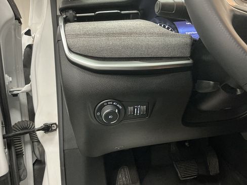 Used 2022 Jeep Compass Latitude AWD/4WD image 11