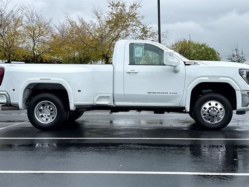 Used 2024 GMC Sierra 3500 SLE w/ SLE Convenience Package image 7