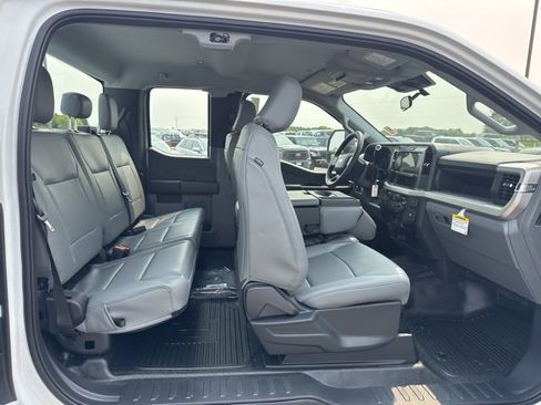 New 2025 Ford F250 XL w/ XL Chrome Package image 18